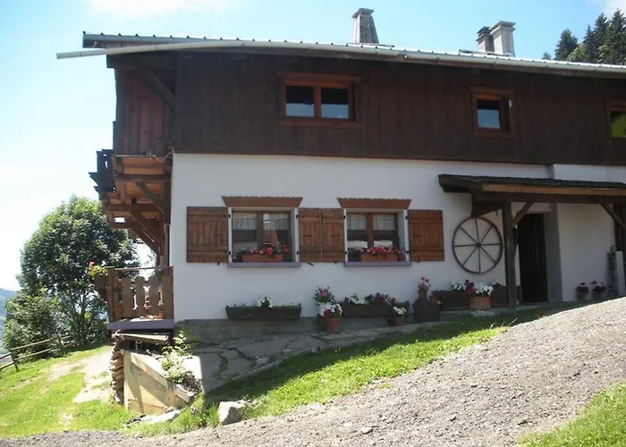 木屋 伊洛瓦底度假屋 *